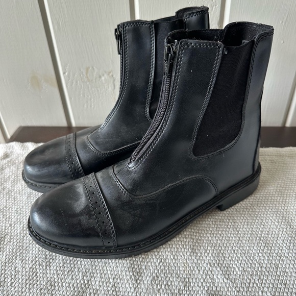 Tuffrider Black Ankle Boots for Women - Picture 2 of 6